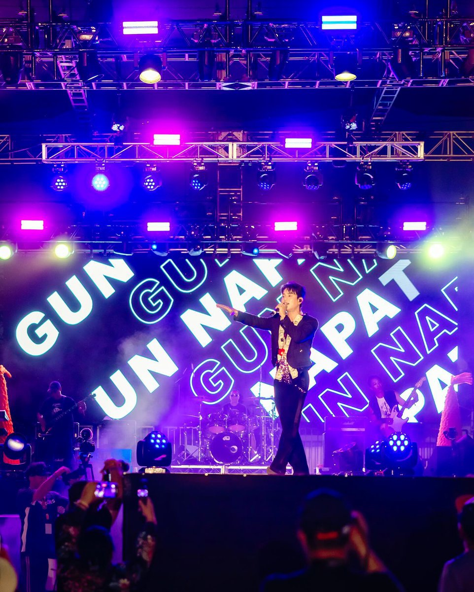 30thGunnapat's tweet photo. sabaideefest : (2)
Gun Napat 🎤✨
#sabaideefest #gunnapat23
#กันนภัทร
#GUNNAPAT
Cr. IG sabaideefest https://t.co/cB5GNFmMKx