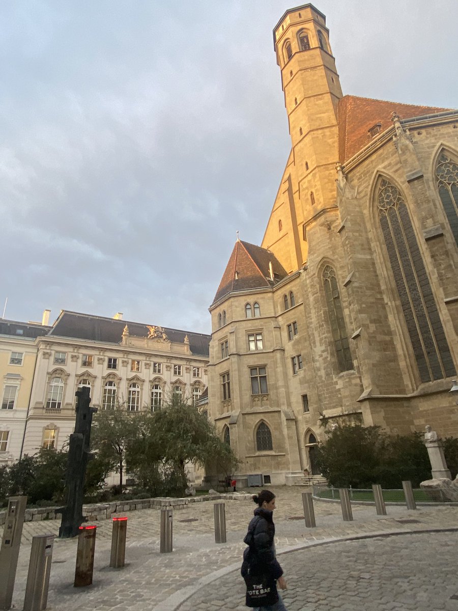 Formidabler #Archivhimmel in der Inneren Stadt Wiens heute.