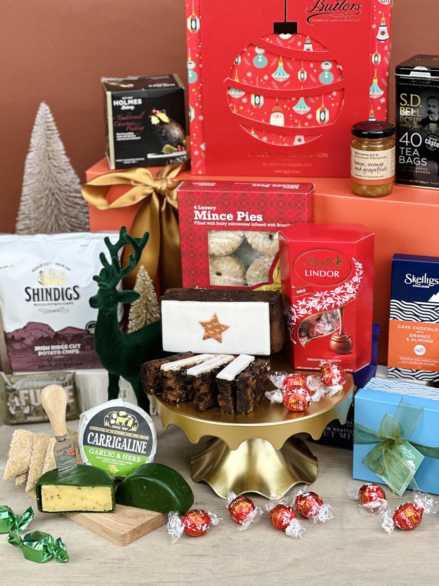 IrishGourmet's tweet photo. It's beginning to look a lot like...

C h r i s t m a s!! ✨🎄🎁👌

#christmas #christmashampers #foodhampers #irishhampers https://t.co/w5mKUgdRd9