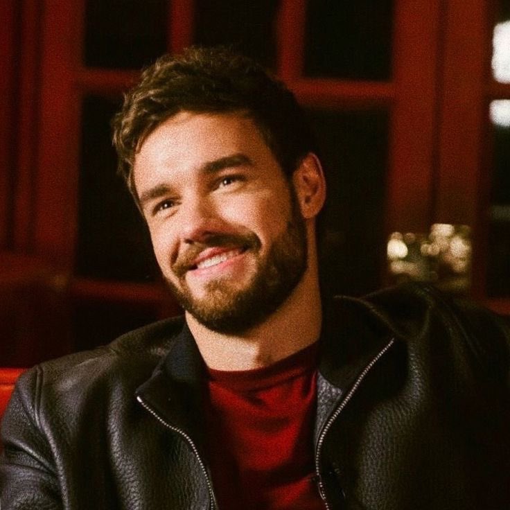 jadorembeer's tweet image. im hugging all the little girls inside of us 💔