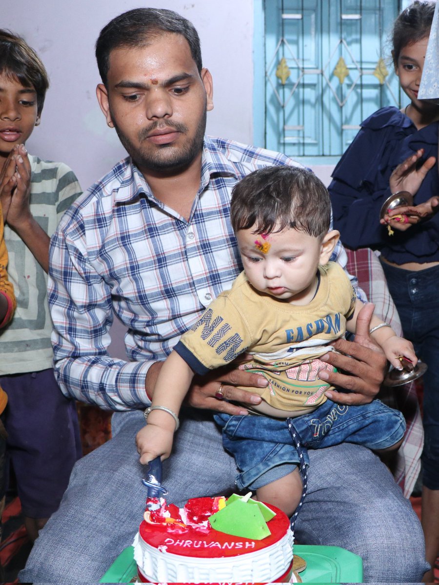 monusahu_21's tweet photo. आज मेरे बेटे दुर्वांश साहू का जन्मदिन हैं, मैं उसकी खुशी और समृद्धि के लिए 33 कोठी देवी देवताओं से प्रार्थना करता हूँ | उसे आप सभी की कृपा भरा आशीर्वाद से बेटा के जीवन में नई रोशनी आए और कामयाबी की ओर मार्गदर्शन मिले यही अपेक्षा करता हूं |
🎂🧀🎉
#3yearsComplete #Happybirthday https://t.co/SaBCdV9rUV
