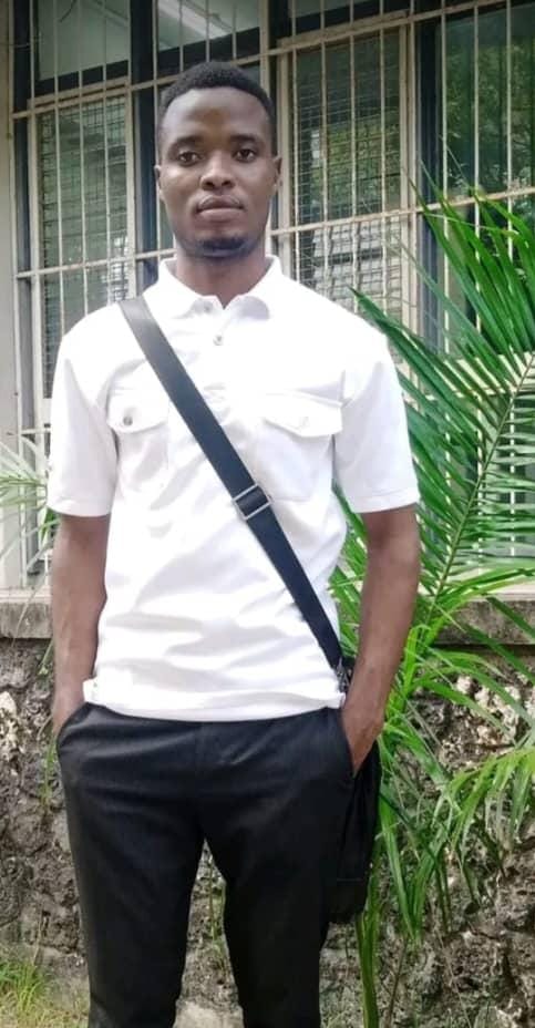 kalage_jr's tweet photo. Habari za asubuhi, samahani kwa usumbufu. 

Naomba unifikishie hili hitaji langu kwa wana X, kwa ajili ya msaada zaidi, kuna rafiki yangu nimemaliza nae chuo 2022, amepatwa na tatizo la uvimbe kwenye tumbo daktari wa muhimbili wamemwambi mrija wa damu kutoka kwenye MOYO kwenda kwenye INI Umeziba.

Ameambiwa matibabu mpaka India na kiasi kinachotakiwa ni 42Million, hivo anaomba msaada wenu ili apate kurudi katika hali yake ya kawaida 

Namba yake ni 0672819200 MANGI DOMINICK 
Video hiyo hapo chini

Cc @wizara_afyatz