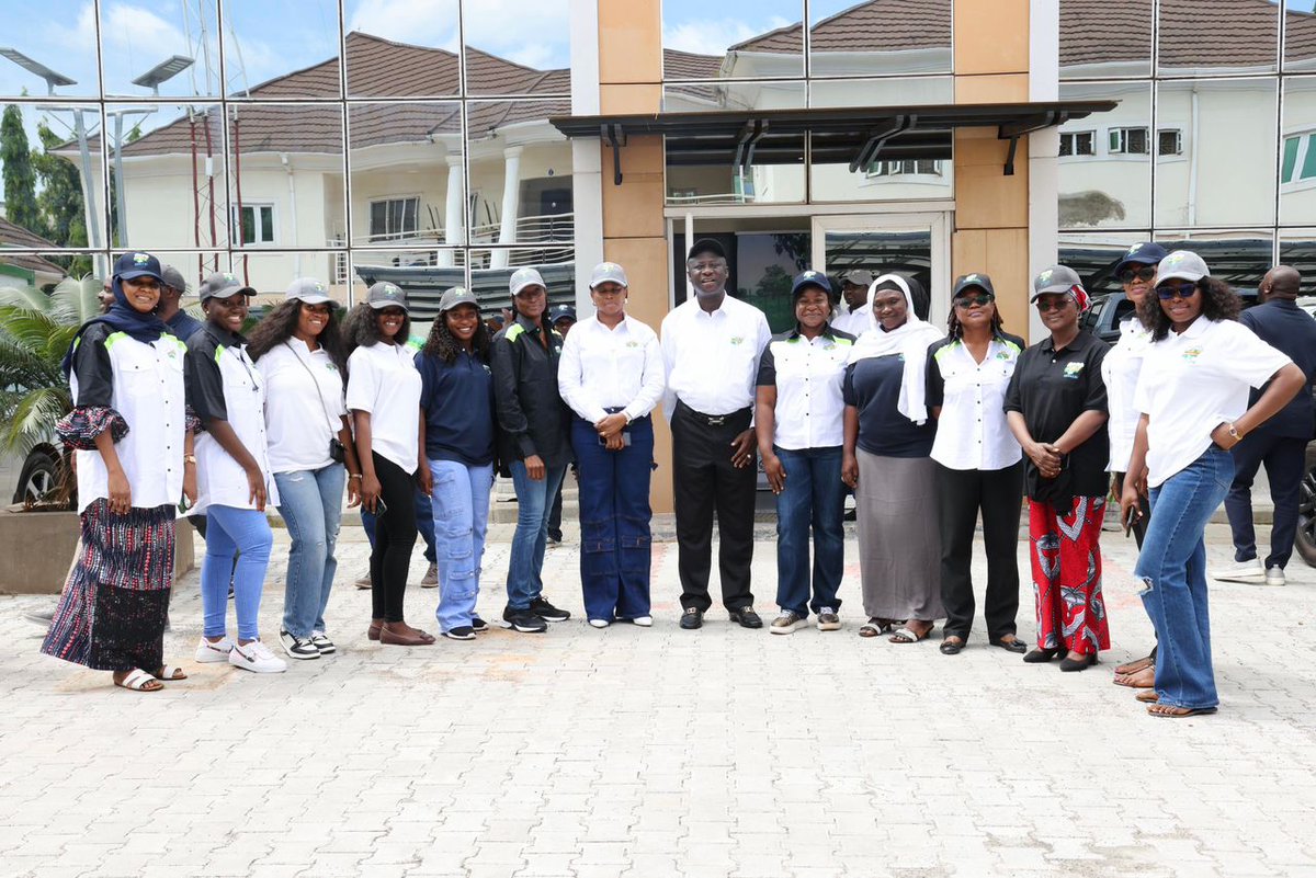 ACReSALNigeria's tweet photo. We are Nigeria
We are ACReSAL
We are committed to Sustainable Landscapes Management Practices in Nigeria
Join us in our mission to GREEN OUR DEAR NIGERIA and SAVE LIVES!
Let’s work together for a sustainable future!
#ACReSALProject #SustainableLandscapes #GoGreenNigeria #Restoration #SaveLives"
"Proud to be part of the ACReSAL Project team!
Our National Project Coordinator, Abdulhamid Umar, and staff rocking our customized gear, spreading the message:
YES, WE CAN!