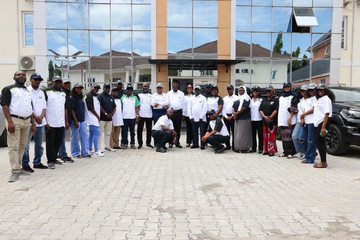 ACReSALNigeria's tweet photo. We are Nigeria
We are ACReSAL
We are committed to Sustainable Landscapes Management Practices in Nigeria
Join us in our mission to GREEN OUR DEAR NIGERIA and SAVE LIVES!
Let’s work together for a sustainable future!
#ACReSALProject #SustainableLandscapes #GoGreenNigeria #Restoration #SaveLives"
"Proud to be part of the ACReSAL Project team!
Our National Project Coordinator, Abdulhamid Umar, and staff rocking our customized gear, spreading the message:
YES, WE CAN!