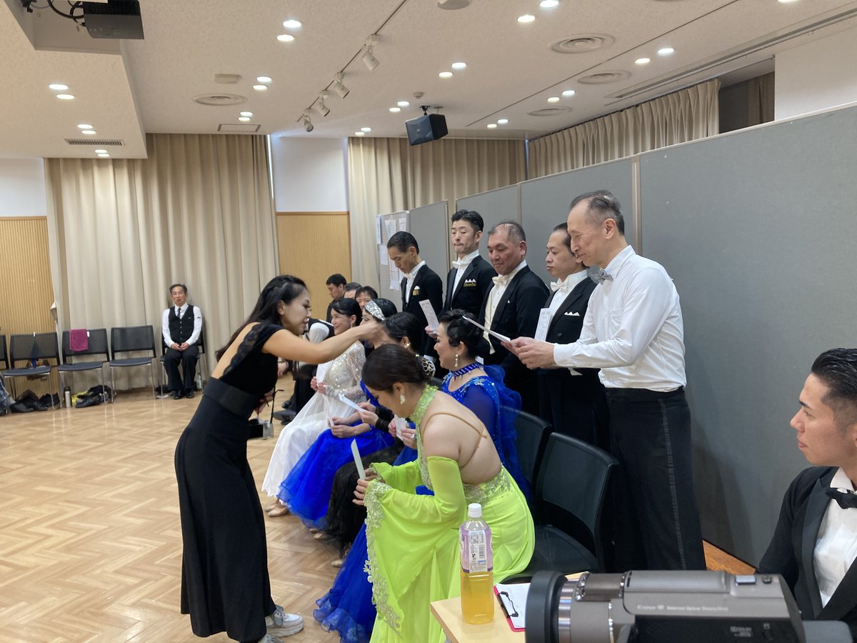 DanceCircleAct's tweet photo. 40~50代の方に向けた社交ダンスイベント、アクトダンスフェスティバルが10/14開催されました！
沢山の方が参加してくれて、大変盛り上がった一日でしたね！
４０代・５０代で社交ダンス始める場所が無い、という方はぜひサークルアクトで社交ダンス始めて見ませんか？ https://t.co/G7Uz6GZGiZ