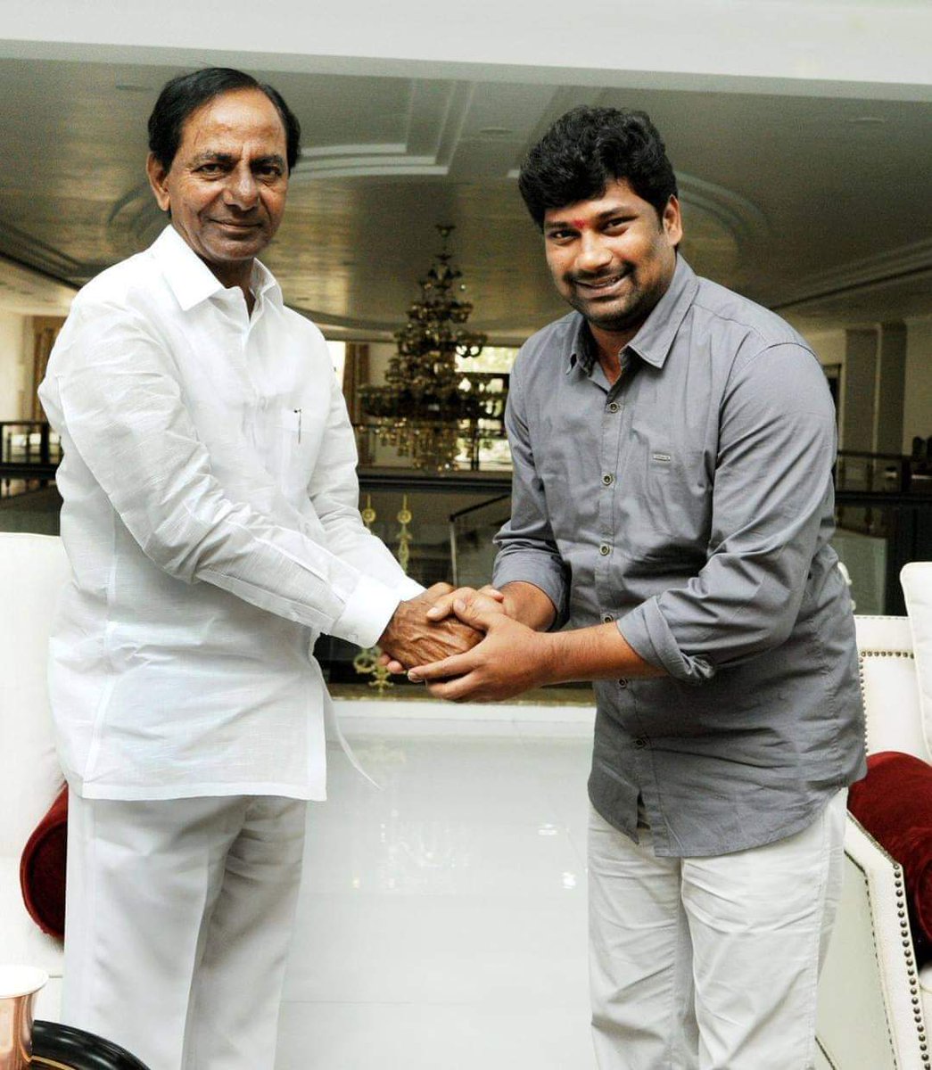 ManthriTrs's tweet photo. డైనమిక్ లీడర్ సుమన్ అన్న గారికి హృదయ పూర్వక జన్మదిన శుభాకాంక్షలు 🌹🌹🌹🌹🎂🎂🎂🎂🎂 @balkasumantrs 💐💐💐 https://t.co/g2cXDoruYn
