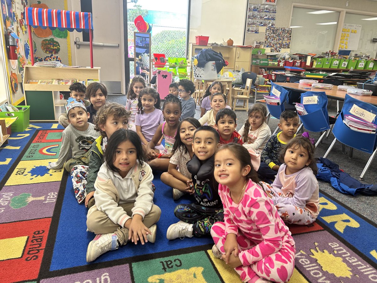 melrules61's tweet photo. TK is wearing pajamas today to put bullying to bed. #unityspiritweek https://t.co/2OZlhVDL31