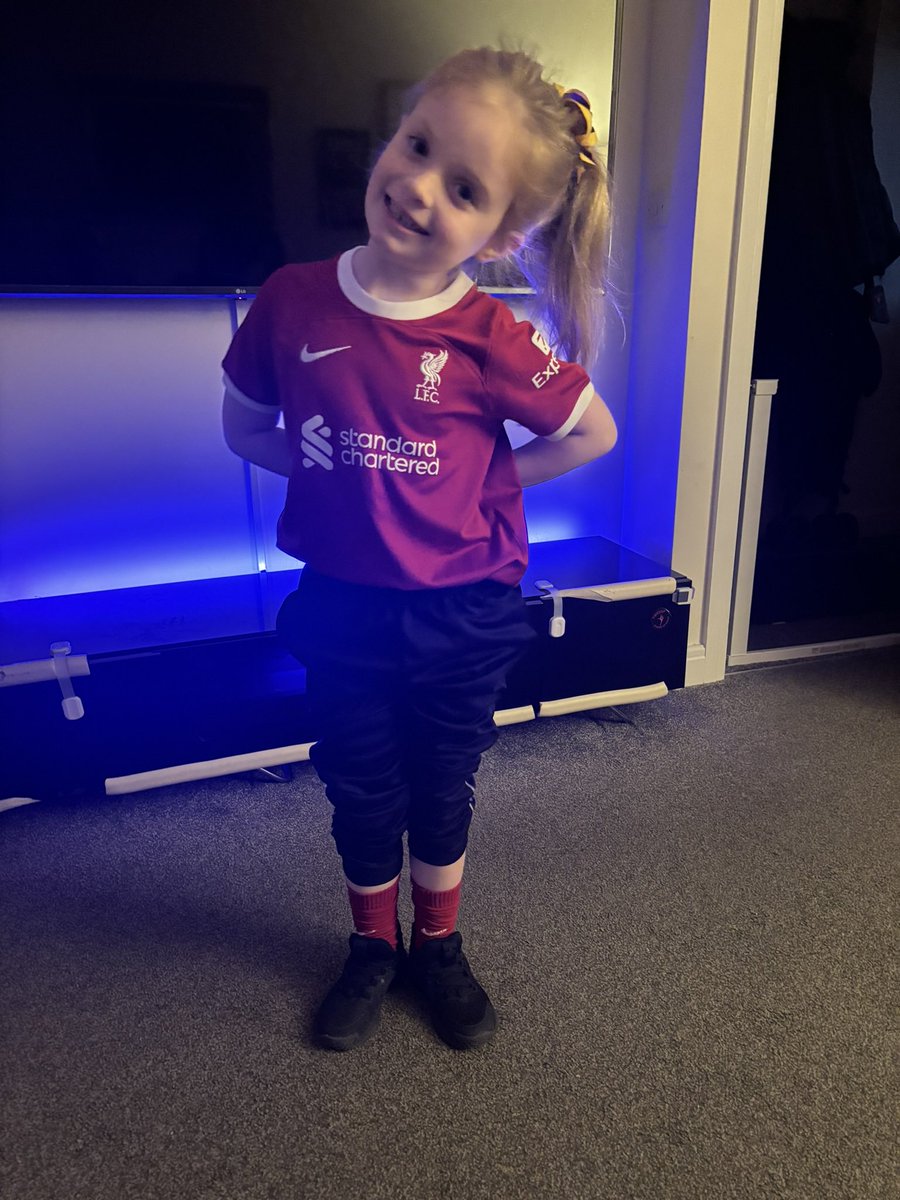 meganconnor91's tweet photo. Ready to Show Racism the Red Card @AnfieldRoadY2 @AnfieldPrimary https://t.co/DXYEeM49xY