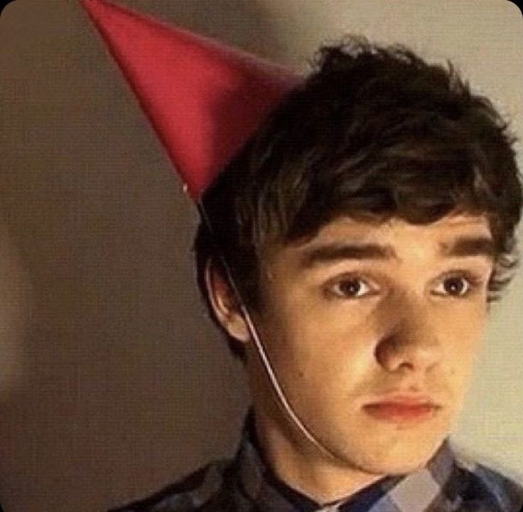 Fuckingavocado4's tweet photo. Liam, mi hermoso ángel, de todas las veces que te he dedicado palabras jamás creí que lo haría para despedirme de ti, a pesar de nunca haber podido conocerte y nunca haberte podido dar un abrazo siempre fuiste una de las partes más importantes de mi vida. https://t.co/BfJVLv2fbR