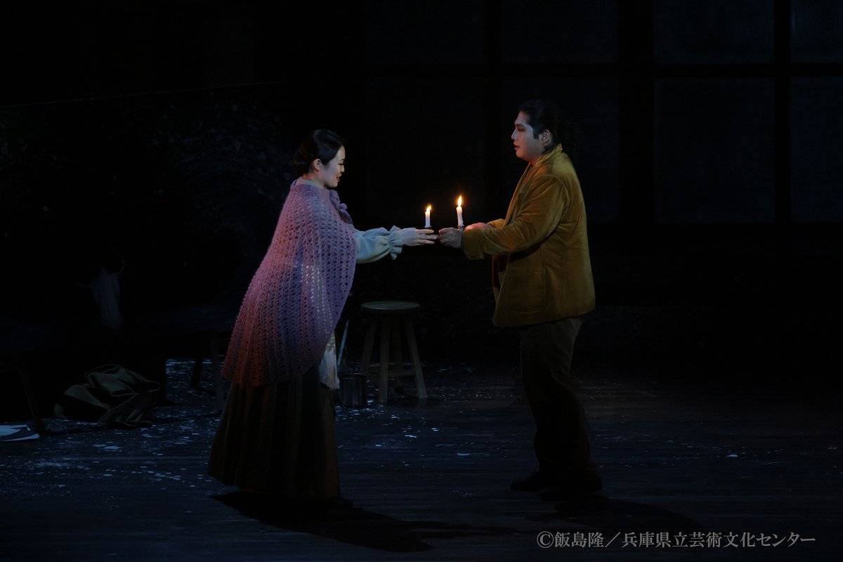 hyogopac_opera's tweet image. ／
全国共同制作オペラ #ラ・ボエーム
兵庫公演　舞台写真公開！
＼
10/12の兵庫公演は、おかげさまで満席のお客様の中、盛況のうちに終演しました！
舞台写真の一部を情報サイト＜ミーツ・オペラ＞に掲載しています。ぜひご覧ください！！
gcenter-hyogo.jp/meetsopera/new…
🎶指揮 #井上道義 演出他 #森山開次