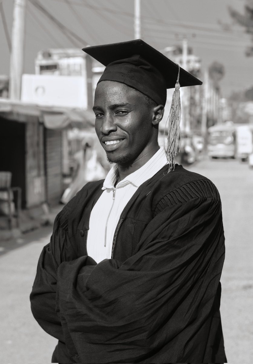 hoodhub9's tweet photo. Capturing your wins is essential as it serves as a tangible reminder of your hard work and accomplishments. Celebrating these milestones boosts self-esteem and motivates future goals. 
Work with us on your next memory 0728093874 #graduation #portraitphotography #blackandwhite https://t.co/qUXDchrK5k