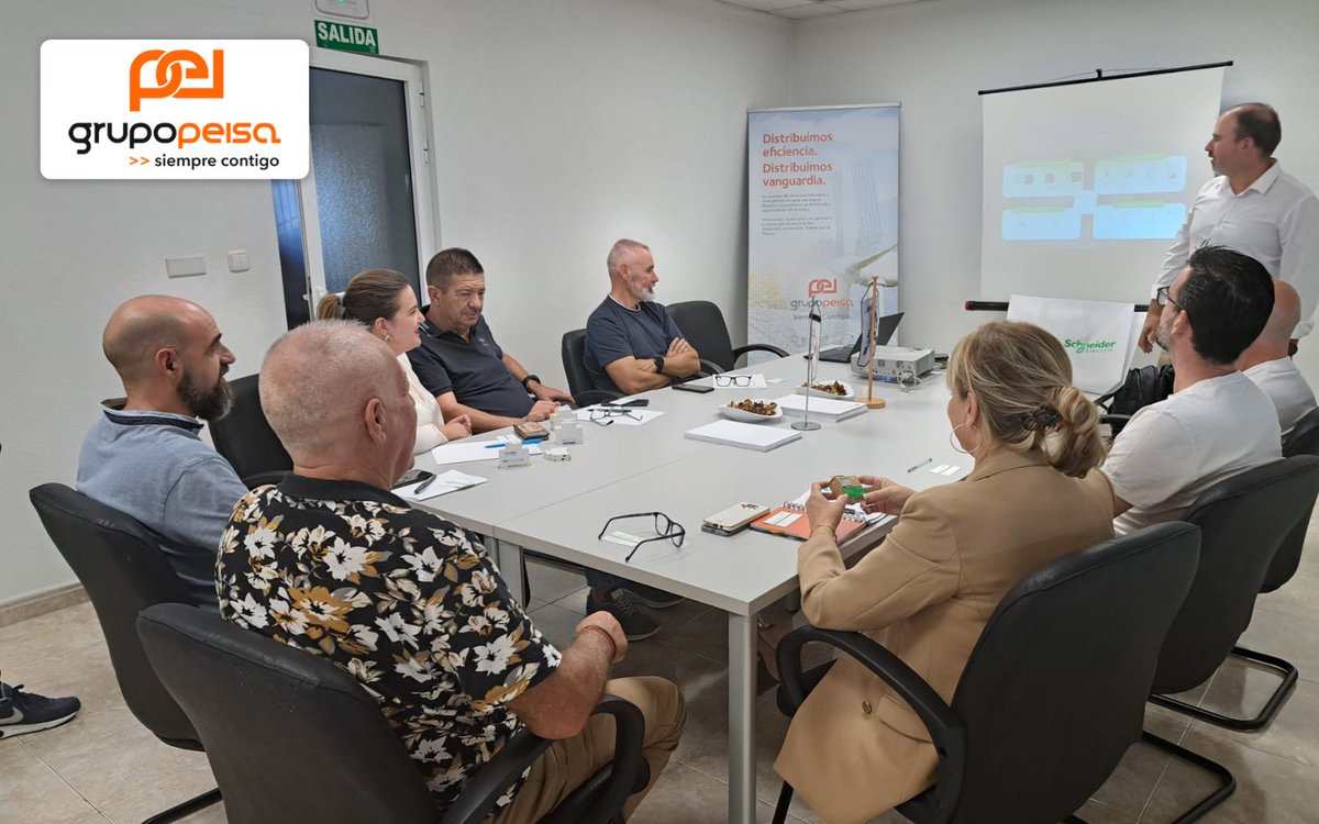 📸  Formación interna de <a href="/SchneiderES/">SchneiderElectric ES</a> en la delegación <a href="/grupo_peisa/">Grupo Peisa</a> #Alicante, ampliando conocimientos en la gestión energética, el control de temperatura y otras características del sistema Wiser, así como sus novedades en cargadores de #vehículoeléctrico.