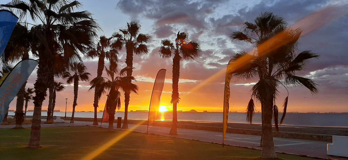Ya sabes... el naranja es el color de la felicidad 🥰

Buenos días de viernes!!!

#ViveLosAlcázares #marmenor #turismo