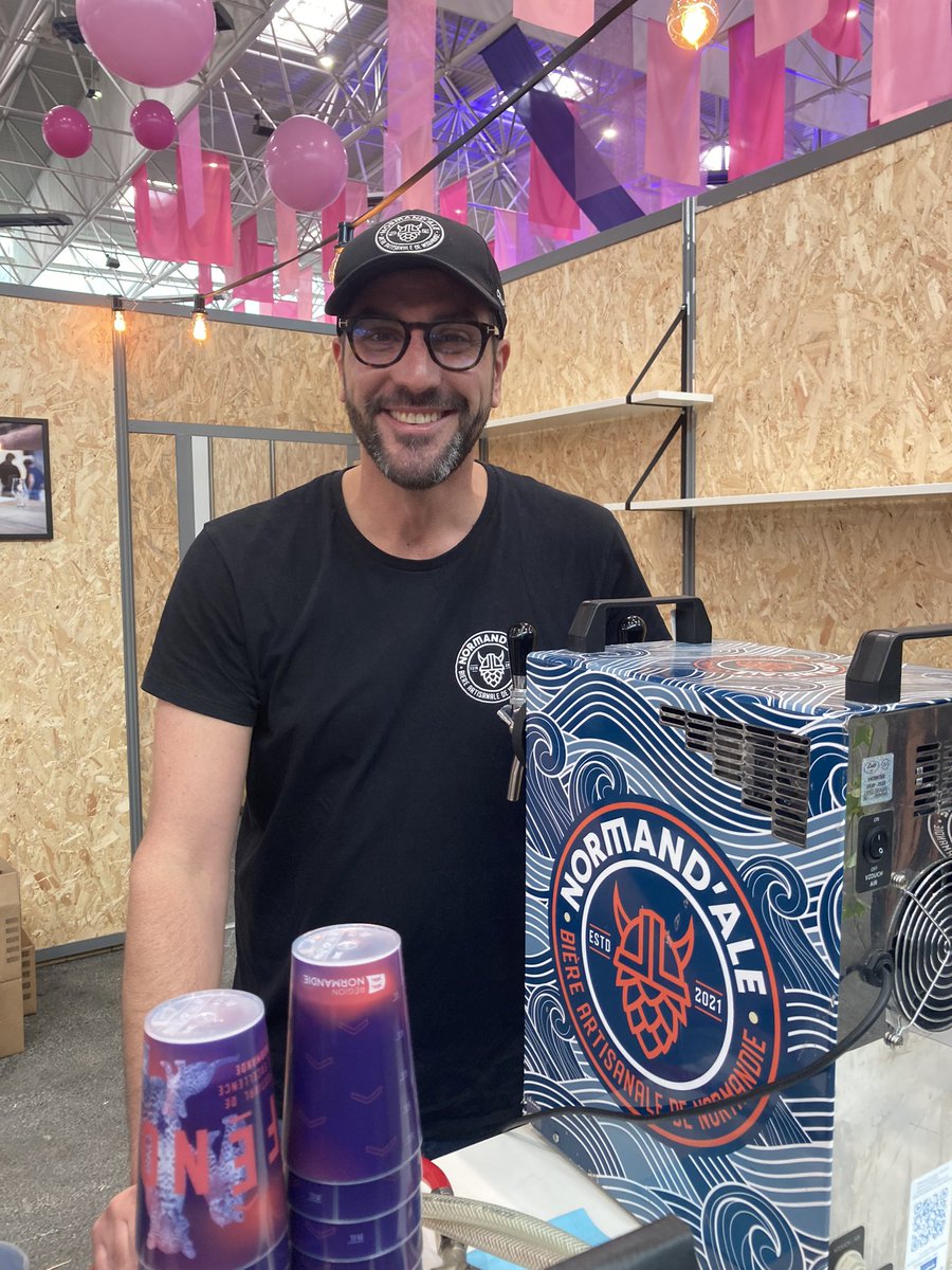 mesbieres's tweet photo. Le #Feno organisé par la @RegionNormandie est l’occasion de faire des découvertes ou de croiser les copains pour parler #bieresartisanales 🤘🏼🍺🤘🏼 https://t.co/fcerPooriy