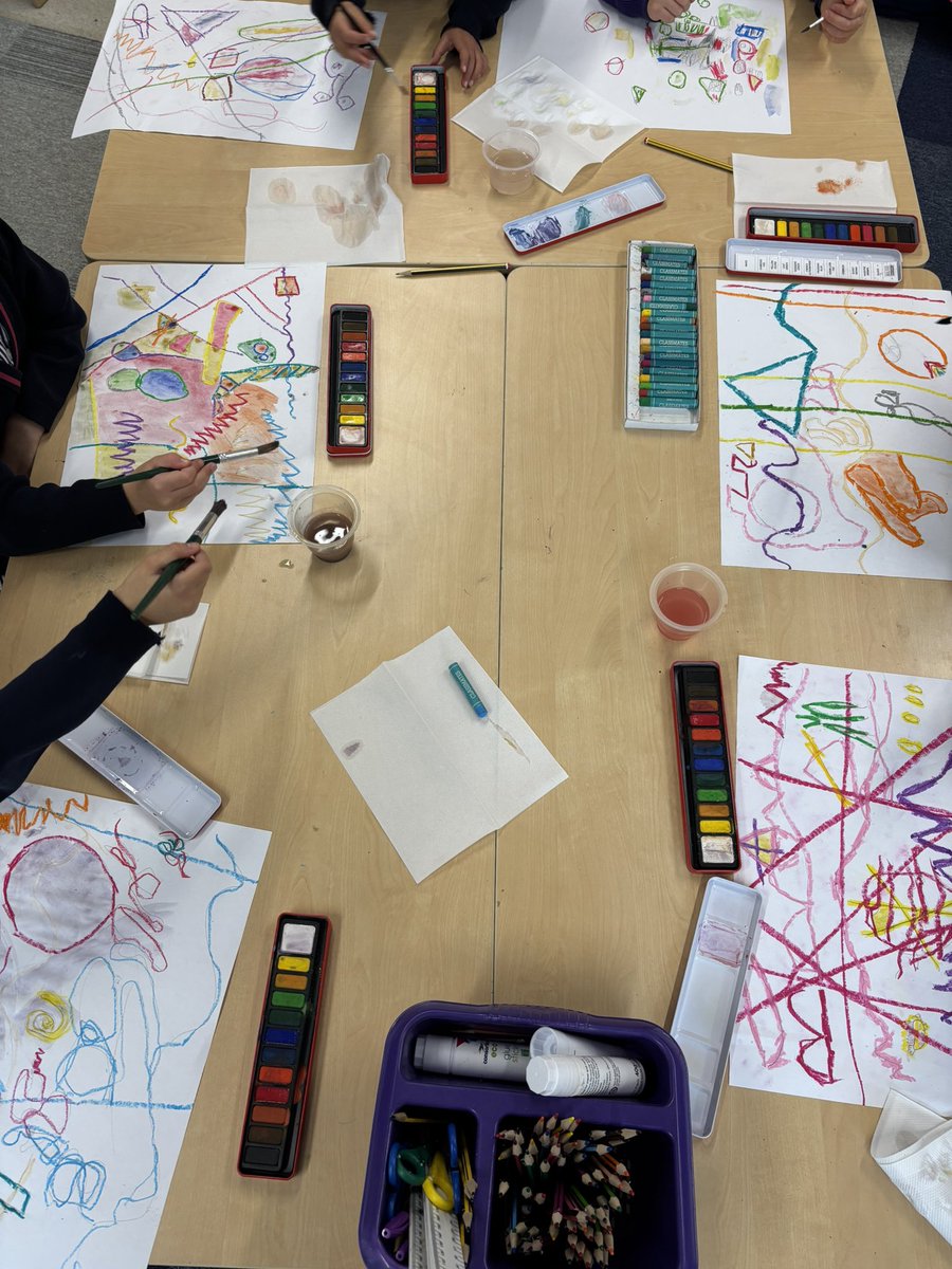 HWD_Lower's tweet photo. Some superb pieces of abstract art in Year 1 this morning!🎨 #HazelwoodYear1 #HazelwoodArt #HazelwoodLowerSchool https://t.co/GtGhPkOnCV