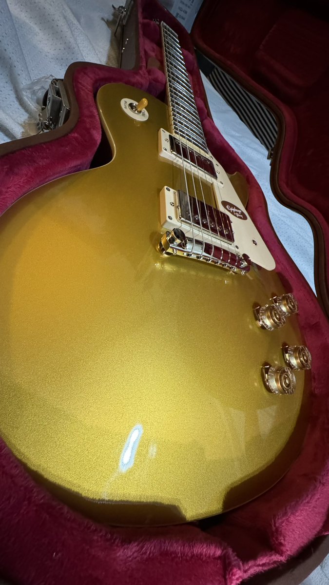 xuhys's tweet photo. My New Gear…

Epiphone / Inspired by Gibson Custom Tak Matsumoto 1955 Les Paul Standard Antique Gold

 #TakMatsumoto https://t.co/XZgQXzETRv