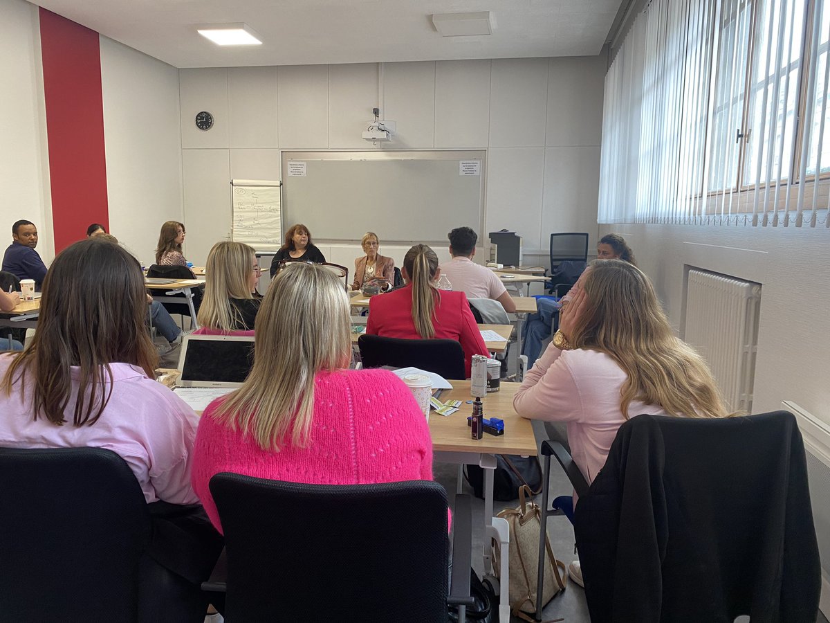 Intervention d’Irene et Sylvie à la Saint Jean Business School dans le cadre d’#OctobreRose 🌸