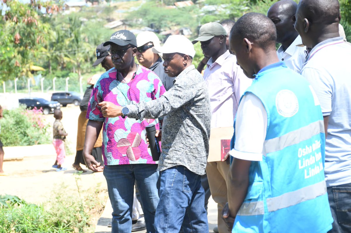 KmfriResearch's tweet photo. @KmfriResearch Stephen Mwangi @josephkamau @AmonKimeli_ with @UNEP @NCSecretariat led by @JaredBosire16 alongside @NemaKenya Issak Elmi, and Technical Evaluator Vassen Kauppaymuthoo at Shimo La Tewa Constructed Wetland, for terminal evaluation of the #WIOSAP project. https://t.co/NEbsURTJOJ