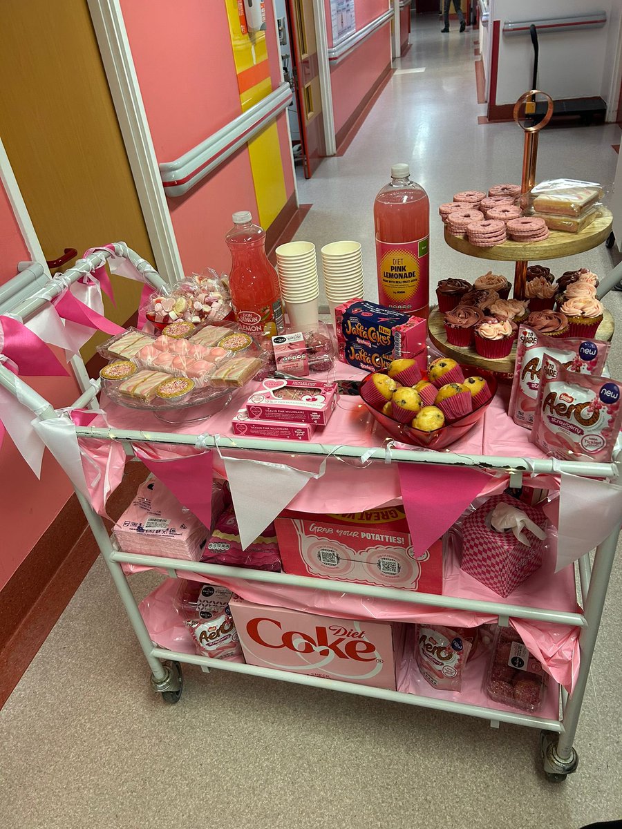 georgina_c4's tweet photo. Taking part in #WearItPink giving out pink goodies to our patients in daycase and our ward today @EmmBishop @LucyJFordy2304 https://t.co/7x4F5sUaDv