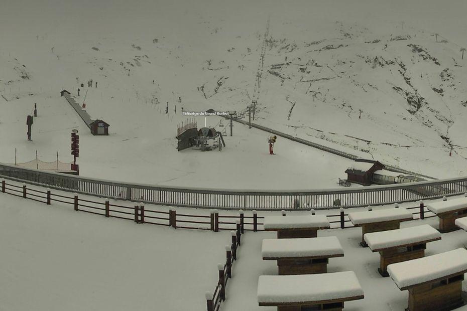 VIDÉO. Premières importantes chutes de neige de l'automne en montagne : les images des Pyrénées recouvertes de leur manteau banc france3-regions.francetvinfo.fr/occitanie/haut…