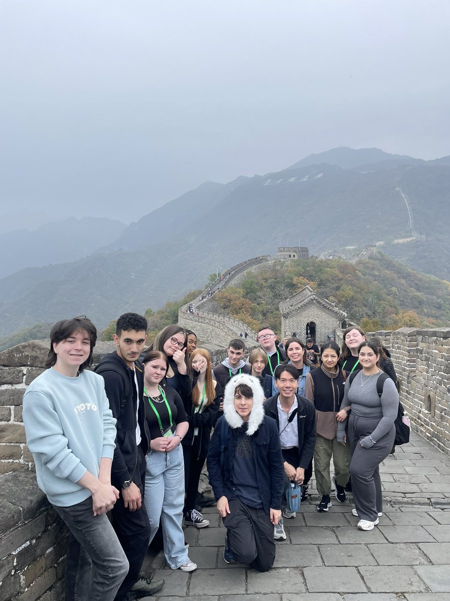 MissWalkerlangs's tweet photo. Day 2 - The Great Wall of China 长城 and the National Stadium 鸟巢 🇨🇳 https://t.co/Yw4L1LGlwU