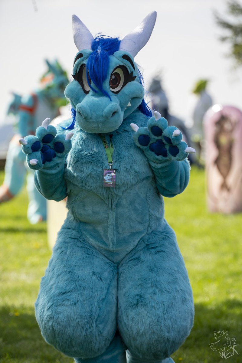 GirlLowrider's tweet image. Rwarf ?!

📸 @fur_nerox 
✂️ @MoreFurLess 
📍 EAST 11

#fursuitfriday #fursuit