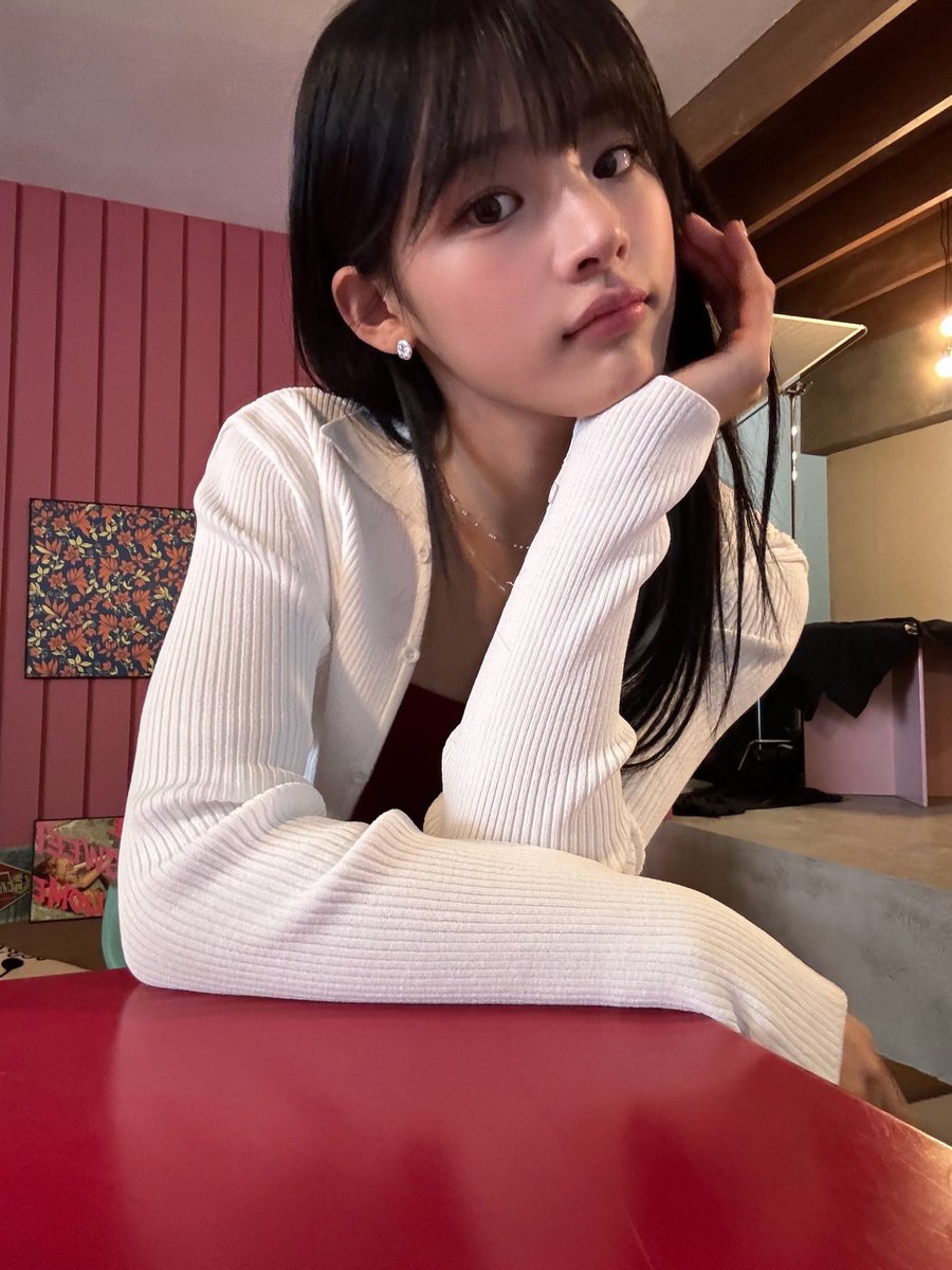minjigallery's tweet photo. phoning update https://t.co/OHtYxtlXBX