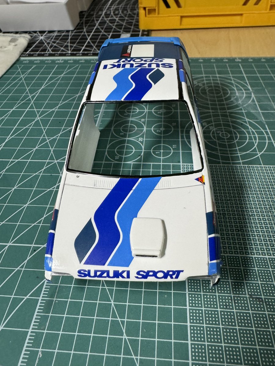 kiyobinbo_1971's tweet photo. アルトワークス ツーリングN1仕様
ボディデカール、カーナンバー以外は貼りました
カーナンバー9と10ありますが、箱絵が10なので素直にそうしましょう😃
#フジミ
#スズキ
#アルトワークス
#CA72 https://t.co/I7gR9gW5fh
