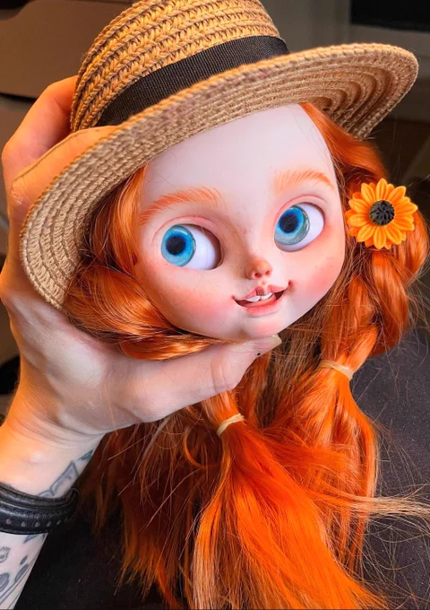 My Dolls online shop will close next week, and won't reopen until the new year. So if you wanted to snag a new friend, now's your chance   