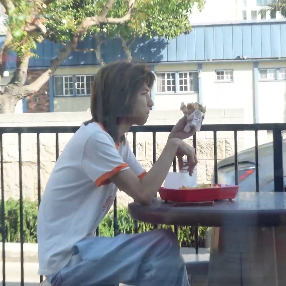 this is what actually a healthy friendship is, he feels comfortable enough to voice his desire to eat alone and they feel comfortable with him not eating with everyone because they accept him. and that's why I'm crying.