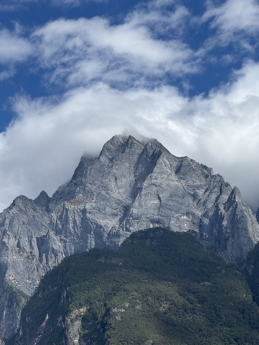 leo_edw's tweet image. Menjadi warlok hari ini wkwk