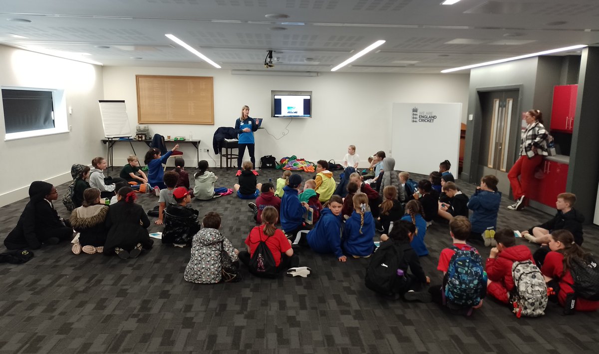 TraffordSSP's tweet photo. Launch session 2 today. Thanks to Joseph &amp; Tom @AFC_Comm_Sports for Joseph’s inspiring address👏27 schools and 112 Sports Leaders trained &amp; deployed! Massive thanks Ian and @LancsCricketFDN for providing such an engaging venue to launch the Academy again this year👍#Learn2Lead https://t.co/qJdHnipwmT