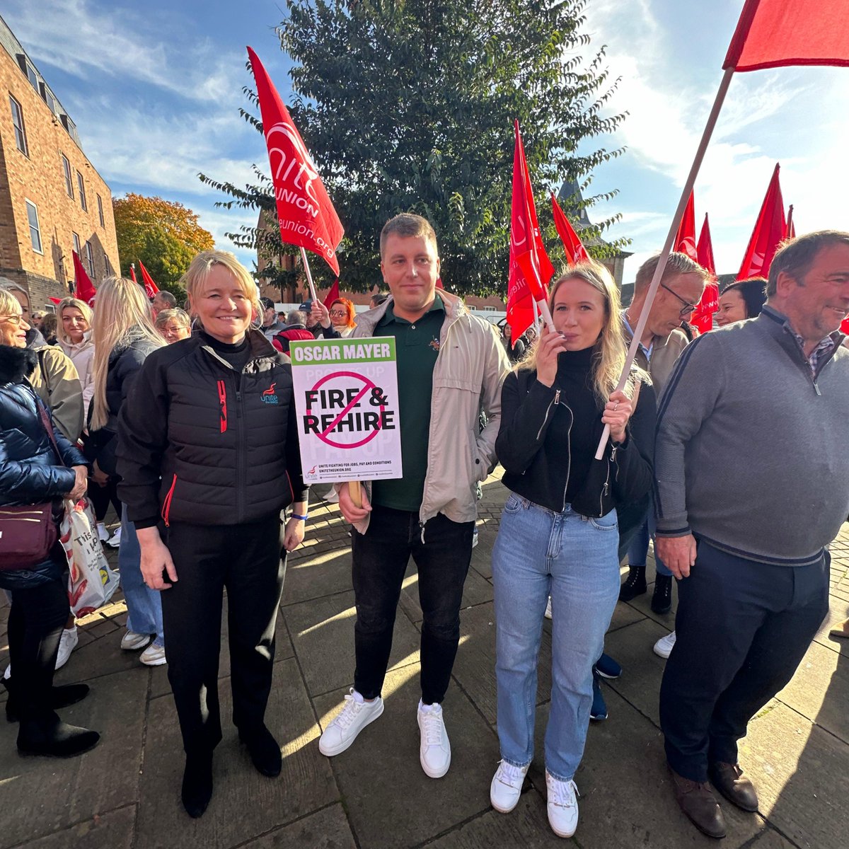 I stand with Oscar Mayer workers in Wrexham today and throughout this campaign - we will not sit back and watch Oscar Mayer make £ millions and #FireAndRehire its own workforce. We WILL NOT allow it. <a href="/UniteWales/">UniteWales</a>