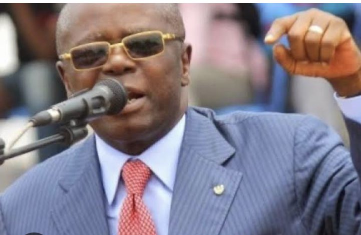 OkendaPierre's tweet photo. #YANDRE, pardon! J’avais cru que vous étiez médiocre sans savoir que parmi les médiocres vous étiez le meilleur. La suite des événements est tout simplement catastrophique. La ville de Kinshasa connaît un recule grave! https://t.co/U3CMII9vBN