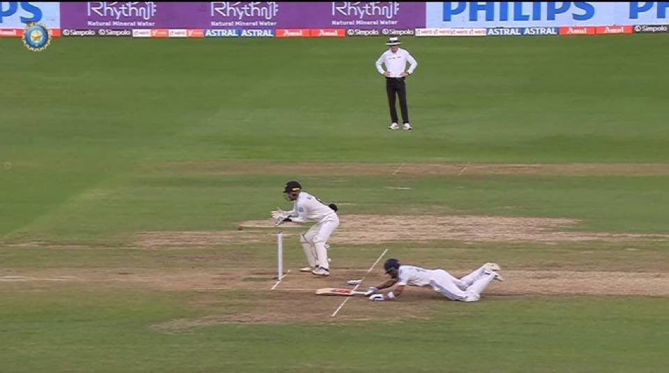 BluntIndianGal's tweet photo. Diving for India against New Zealand. Not everyone's cup of tea 😁✋ https://t.co/1nqLeU2gB9