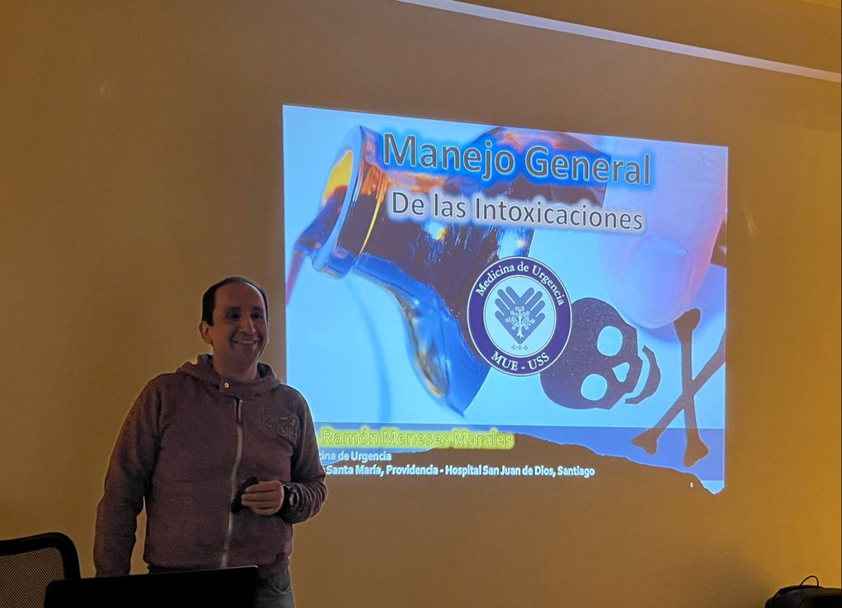 Ayer tuvimos una nueva jornada de reunion clinica. Conversamos interesantes temas.
1.- Ultrasonido ocular y Sincope en urgencias - Dra. Fran Ceballos residente 1er año.
2.- Enfrentamiento general intoxicaciones y estratificación de riesgo. Dr Ramon Meneses docente staff.