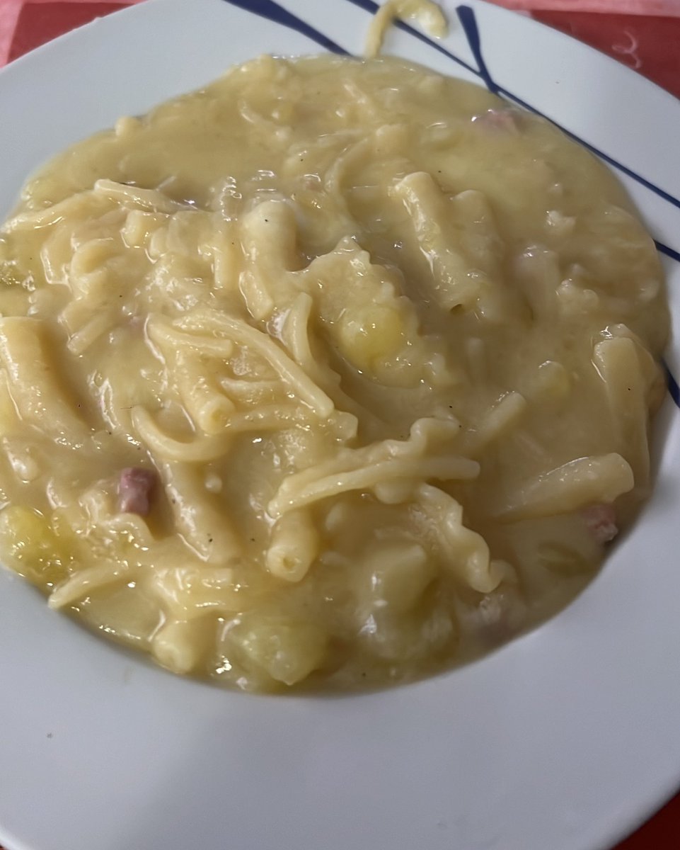 raff_222's tweet photo. ma la tua fidanzata la sa fare pasta e patate? https://t.co/YKn0eriS7f