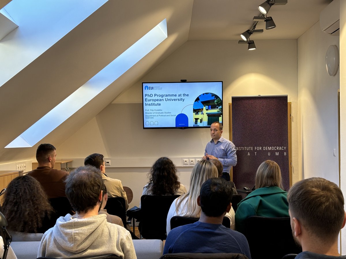 Spent a productive week presenting research and the EUI PhD Programme in Slovakia. Huge thanks to my  hosts in Bratislava (Jozef Batora <a href="/ComeniusUni/">Comenius University Bratislava</a>) and Banska Bystrica (<a href="/jozefmmintal/">Jozef Michal Mintal</a> <a href="/democracyatumb/">Institute for Democracy</a>). Grateful for superb comments &amp; meetings with welcoming faculty &amp; students!