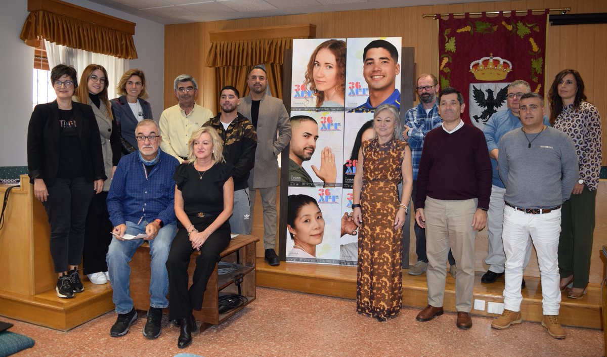 Renovamos el convenio con el <a href="/Ayto_Aguilar/">Ayuntamiento de Aguilar de Campoo</a> para el <a href="/aguilarfilmfest/">Aguilar Film Festival</a> , que tendrá lugar del 29 de noviembre al 8 de diciembre. Se ha presentado la cartelería de la 36 edición en la que nuestra compañera Alina Kaskevich de Ucrania es una de las protagonistas.
#Gullónconlacultura