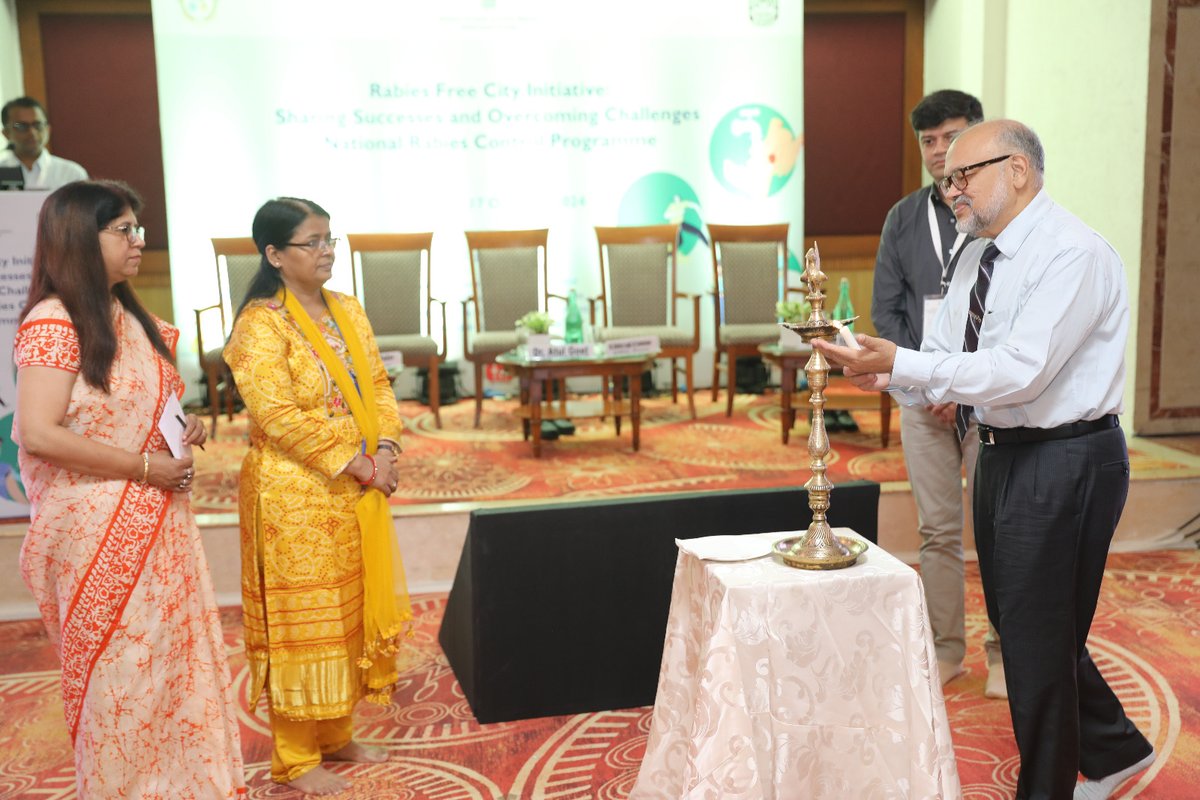 nrcpmohfw's tweet photo. Led by DGHS,MoHFW, Rabies Free City Initiative workshop was held on 17.10.2024 in Pune by COH-NCDC in collb. with PATH. Officials from 15 cities of 6 states joined to boost efforts toward zero dog-mediated rabies deaths by 2030 #RabiesFreeCity @NCDCMoHFW
@MoHFW_INDIA @PATHtweets https://t.co/UNrHTcBq4m