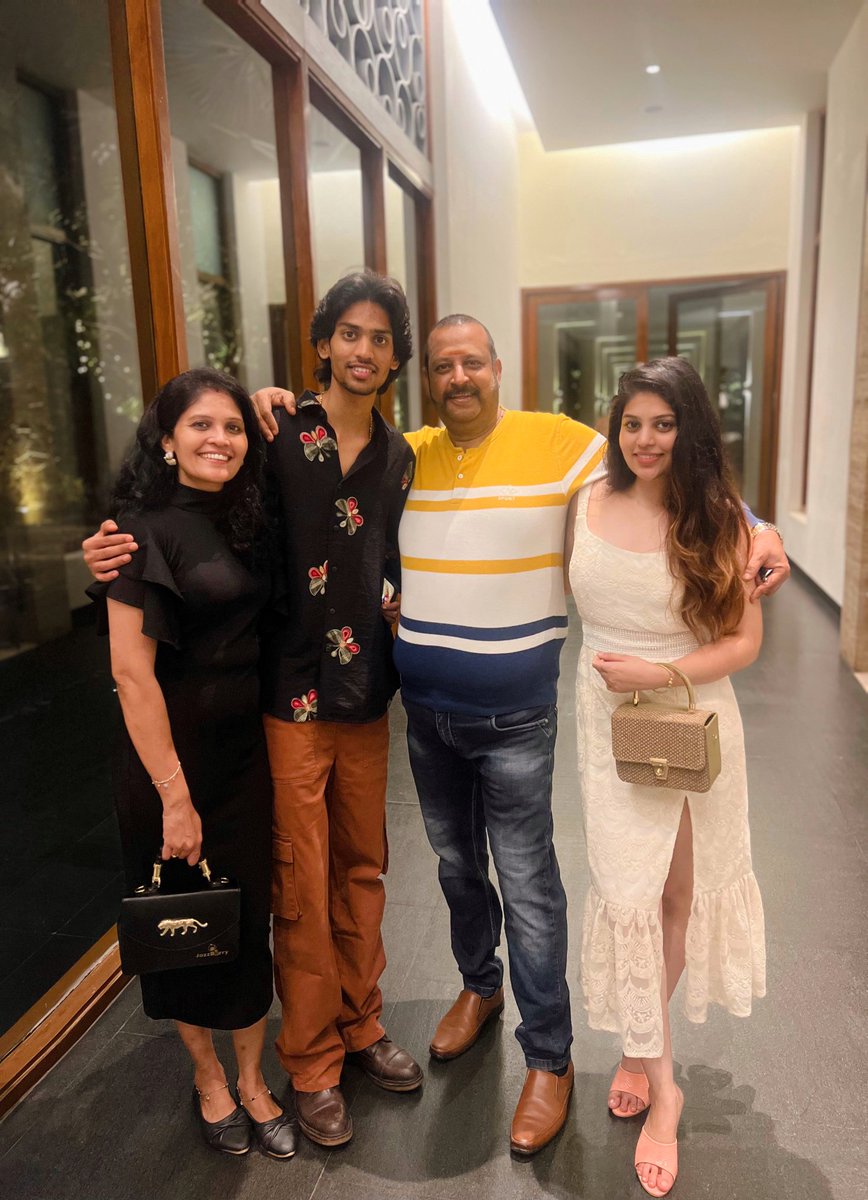 2001_valli's tweet photo. 💝😍Moments that Matter 😍💝 
@BandhaviSri #kodurukarthikeya
#sridharviswa #whiskeykoduru https://t.co/GpirqBnmqE