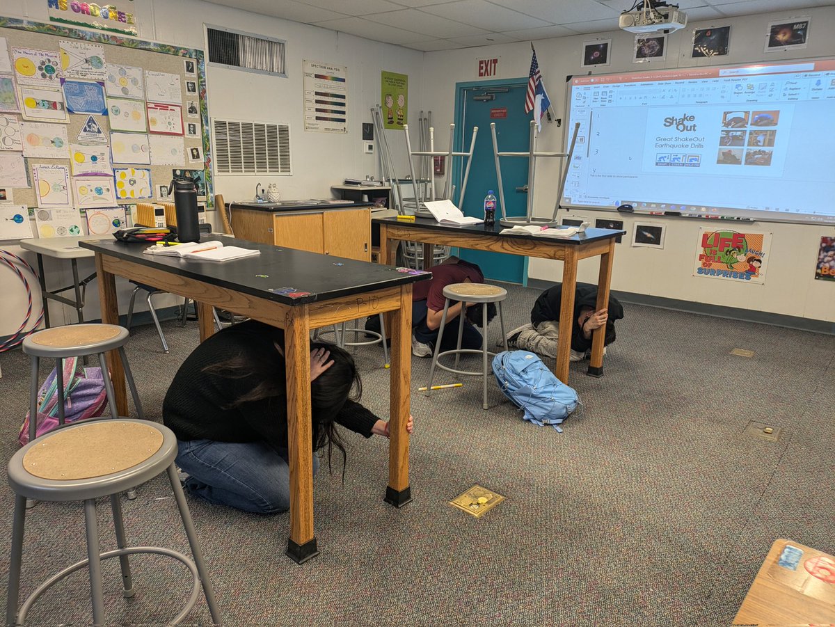 OrdonezMs's tweet photo. Mission Early CHS participated in The Great Shake Out Earthquake Drill 10/17/24 at 10:17 am. @ShakeOut #CIELOG @SocorroISD #TeamSISD @missionechs @MECollege_HS https://t.co/5flDpsIt14