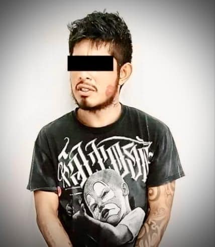 SolDelSureste's tweet photo. 🔥 #NotaPortada| Drogado mató a su prima, Aseguran a sujeto que decapitó a una mujer en la colonia El cristal.

Nota completa 🗞: https://t.co/ICPOd0bN3P

✨Síguenos en Redes Sociales

|#Noticia |#Tabasco |#ElSolDelSureste https://t.co/hiAsW7pJf4
