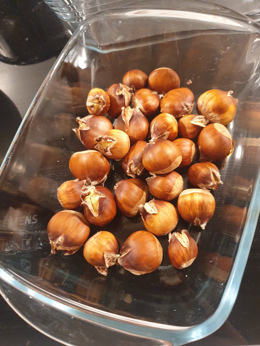 solarmonka's tweet photo. Roasted chestnuts. Unknown cultivar. Taste wonderful. A bit hard to peel. Peelability is a thing. https://t.co/cz8vbyLRj4