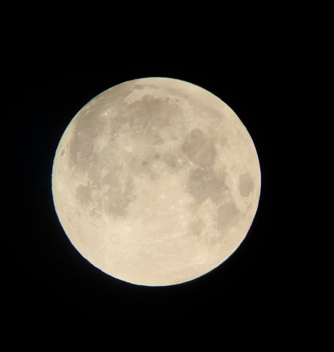 officialCesarL's tweet photo. Moon’d ya https://t.co/RNkt3ngWvU