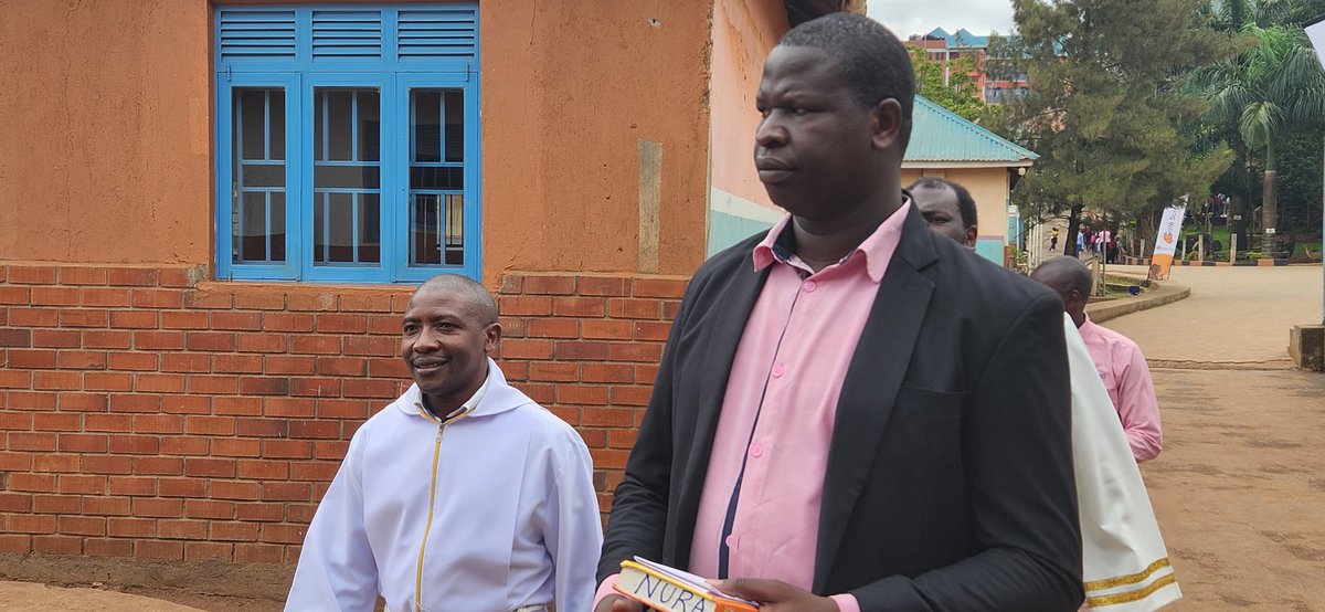 coufamilytv's tweet image. The clergy team headed by Reverend Simon Peter Dembe Lya Yesu is being escorted to the Little Muheji dedication service. ⛪️ #Dedication #dedicationservice