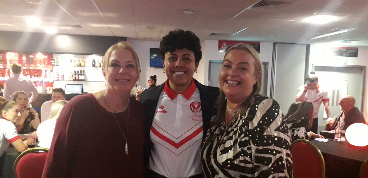 HWStHelens's tweet photo. Great evening attending @twstadium last night for the women's end of season awards - Proud sponsors of Georgia Sutherland @saints1890women https://t.co/OXVXbRTGdJ