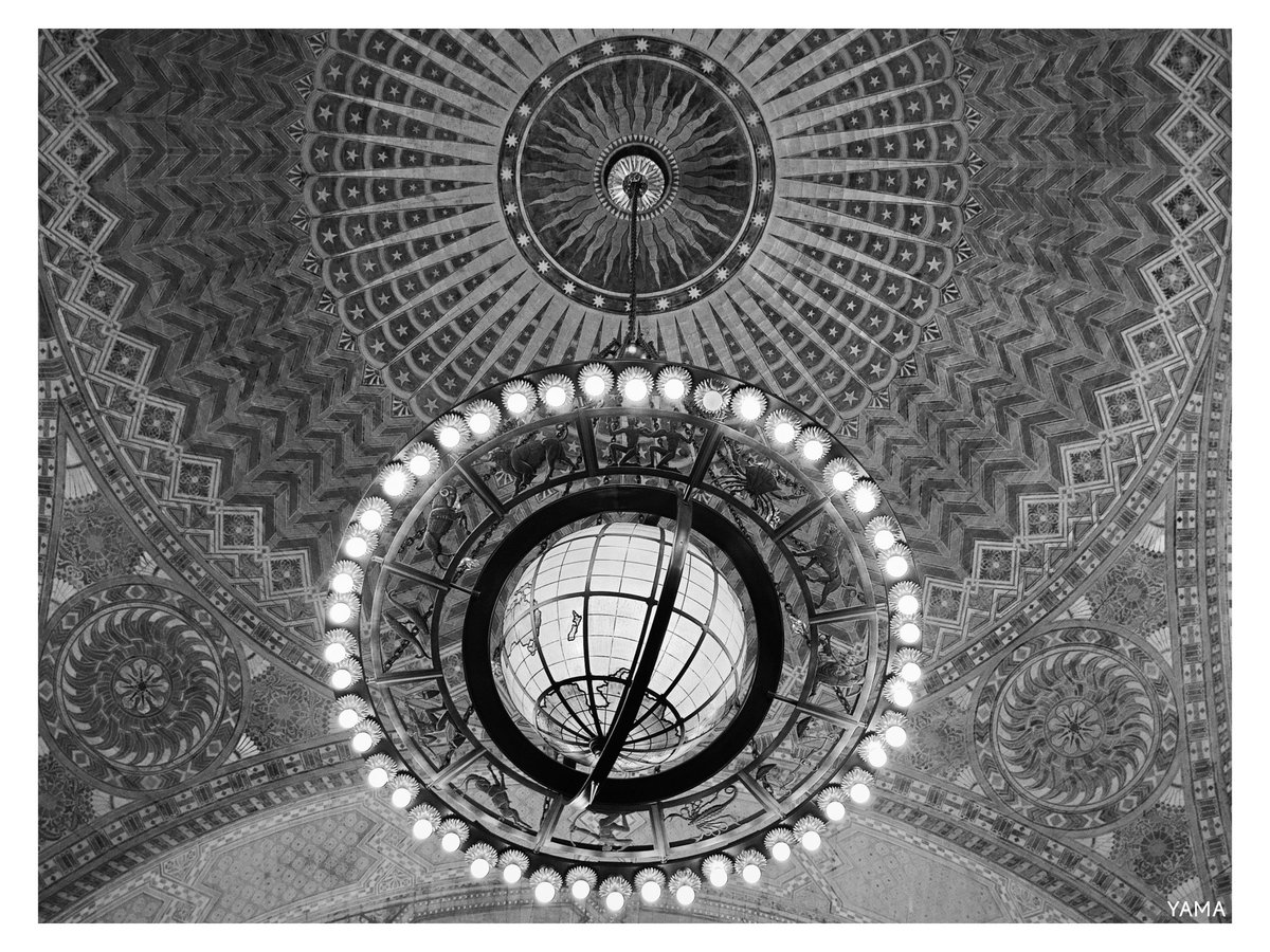 Yama_VP's tweet photo. •The Rotunda Chandelier

[@LAPublicLibrary ]

#RotundaChandelier #Chandelier #Globe #Dome #Library #LAPublicLibrary #California #Architecture #LosAngeles #USA
#BW #Photography
#Yama山 https://t.co/HSV8USfwTh