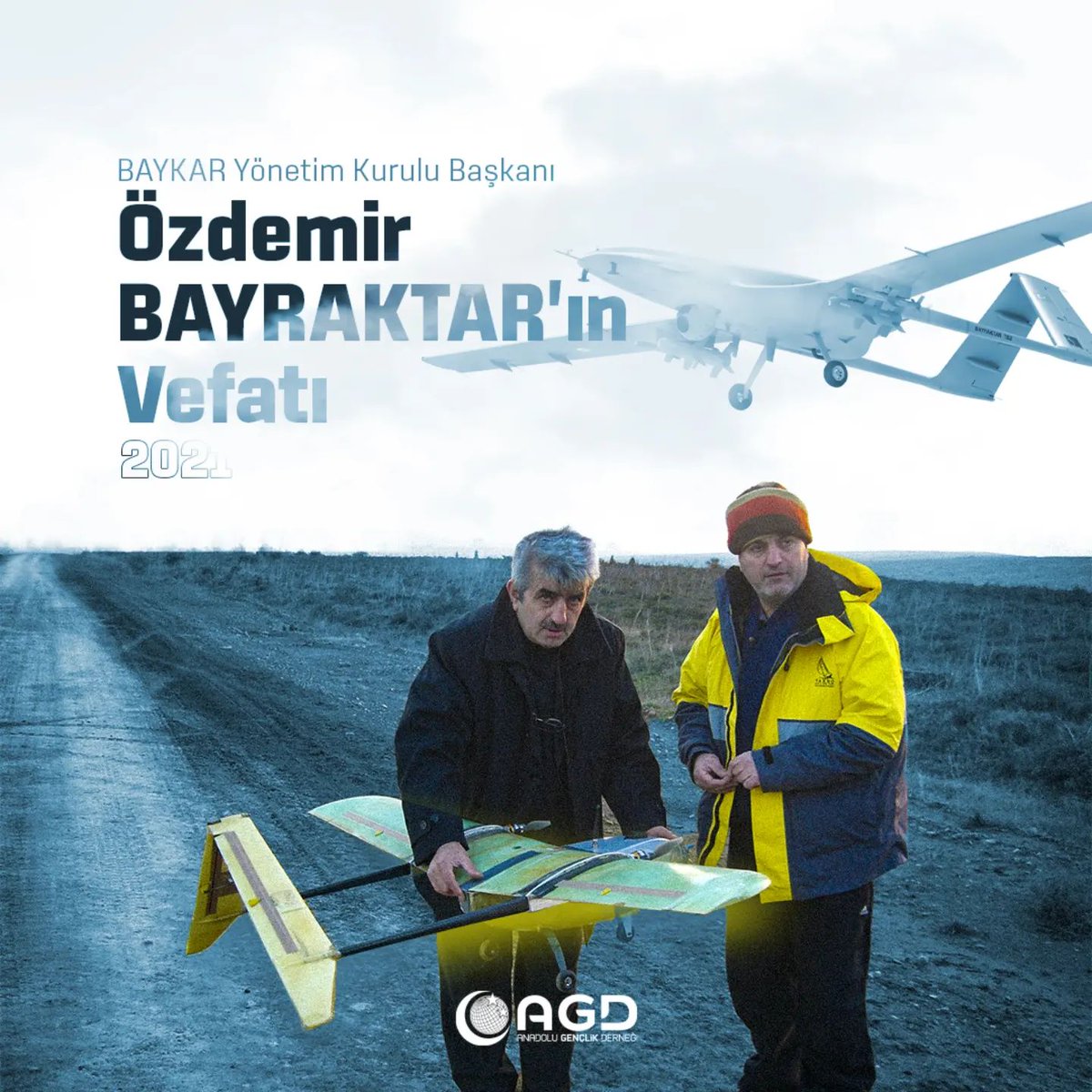 agdtepebasi's tweet photo. Baykar Yönetim Kurulu Başkanı Özdemir BAYRAKTAR'ı vefatının sene-i devriyesinde rahmetle anıyoruz. https://t.co/gFJ62LWn9Q