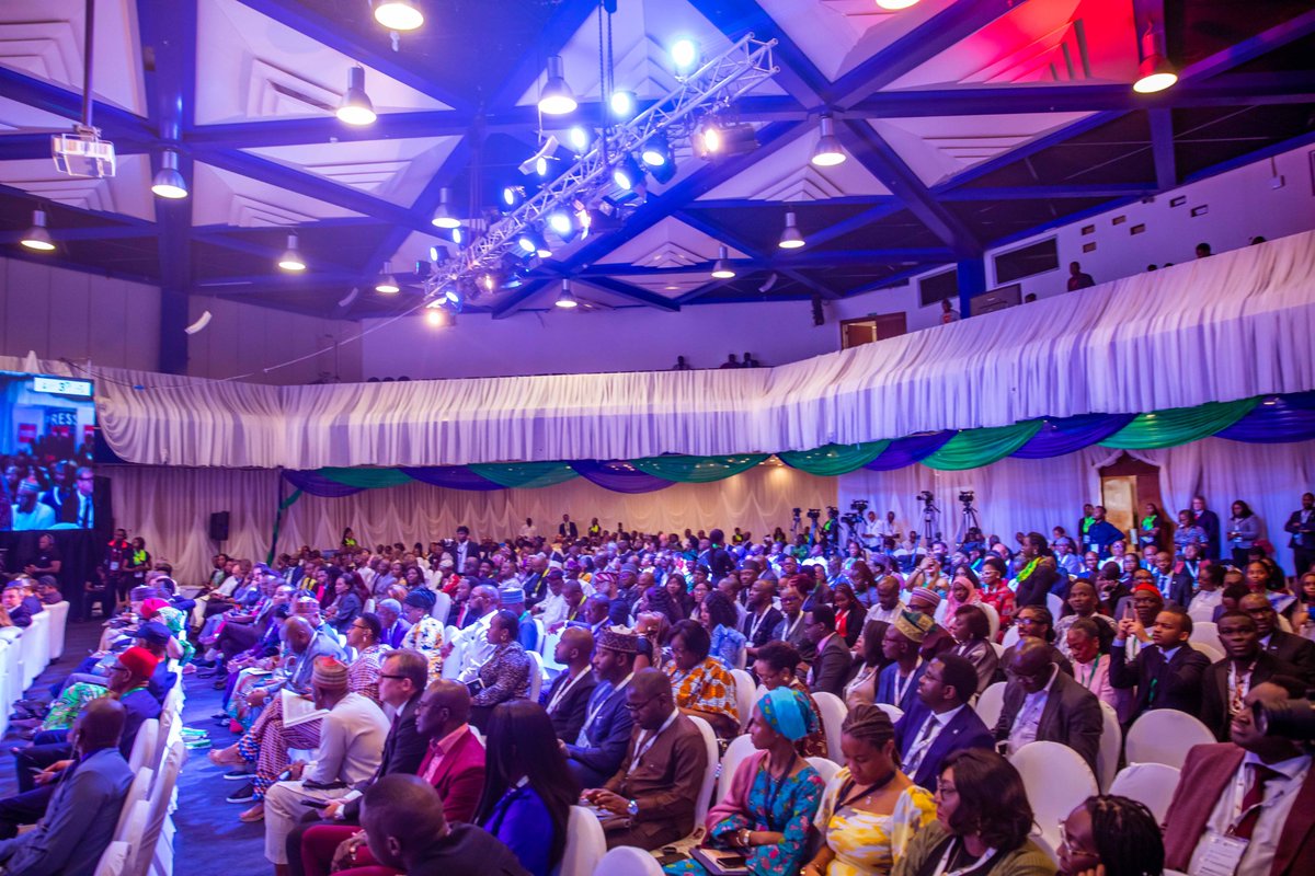 officialNESG's tweet photo. Exciting moments from Plenary IV at #NES30! 📸🔥
We were honoured to host 'A Fireside Chat with Jamie Dimon, CEO of JP Morgan Chase.' 🏦✨ An insightful conversation on global markets, financial innovation, and what it takes to drive sustainable economic growth in Nigeria and beyond.
A big thank you to Jamie Dimon for sharing his wealth of knowledge with us! 💼🌍
#NES30 #CollaborativeAction #GrowthandStability #Competitiveness